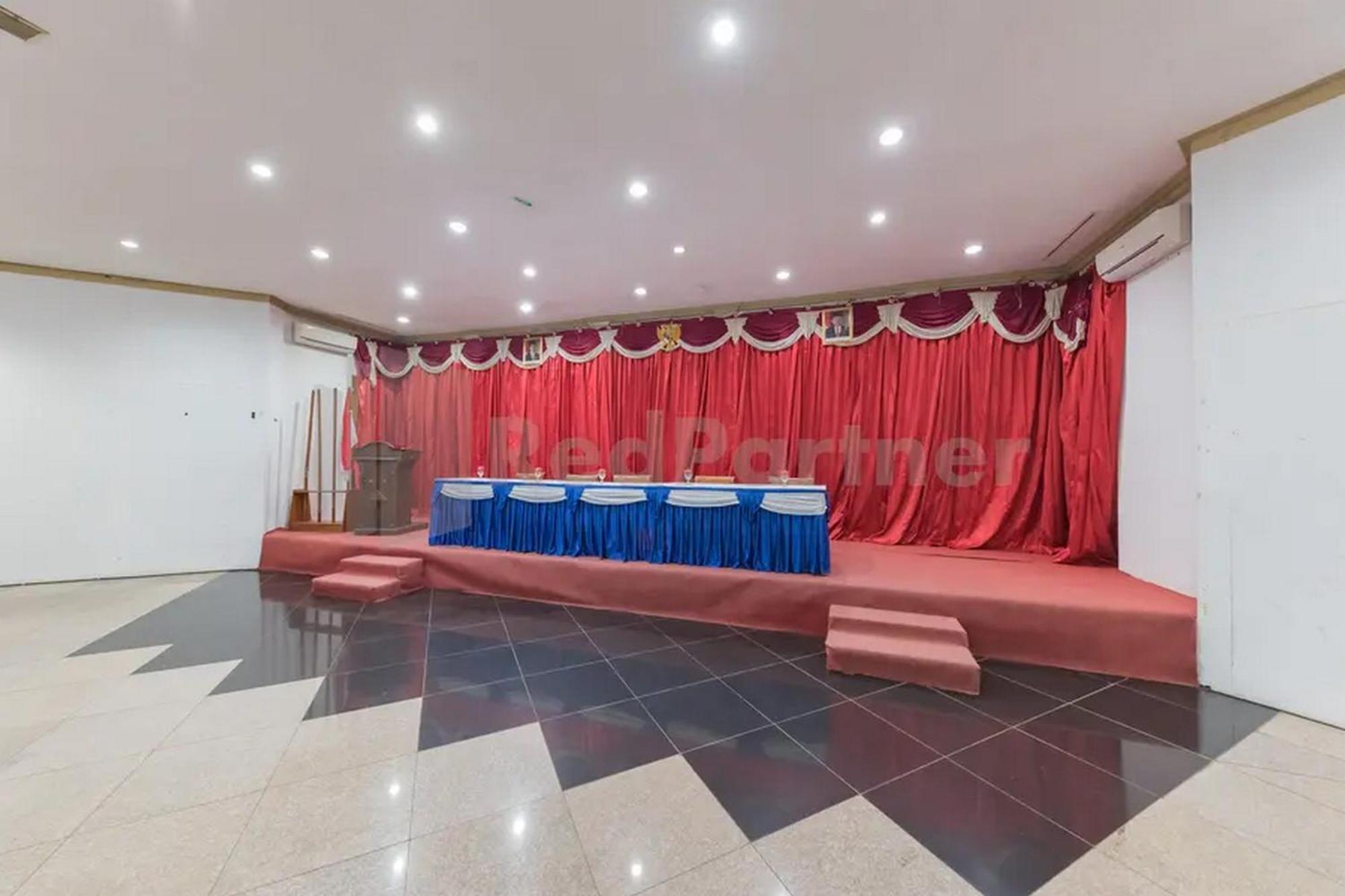 Hotel Ayong Linggarjati Kuningan Mitra Reddoorz Exterior photo